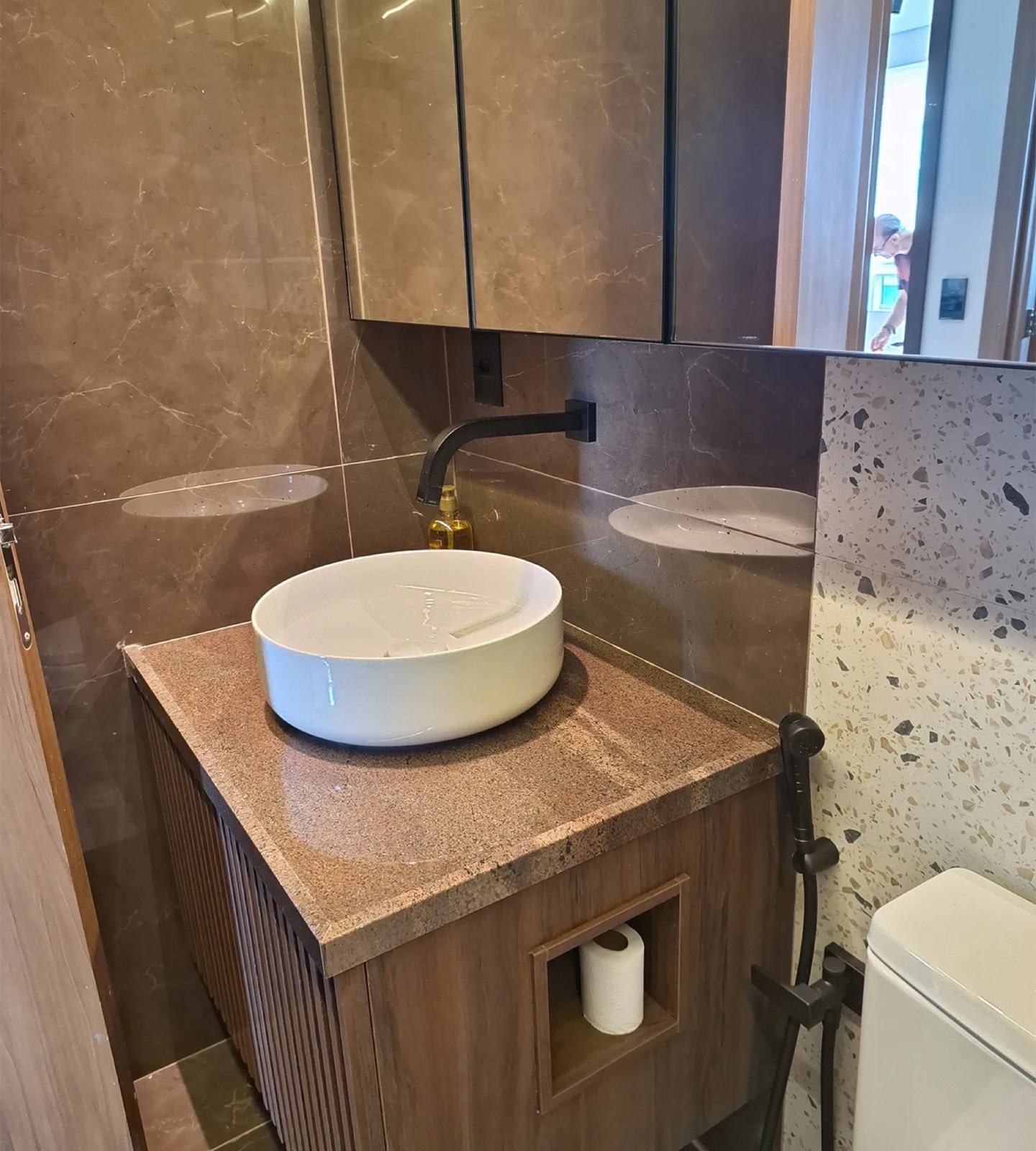Ap 807 Danilo, lavabo em contraste